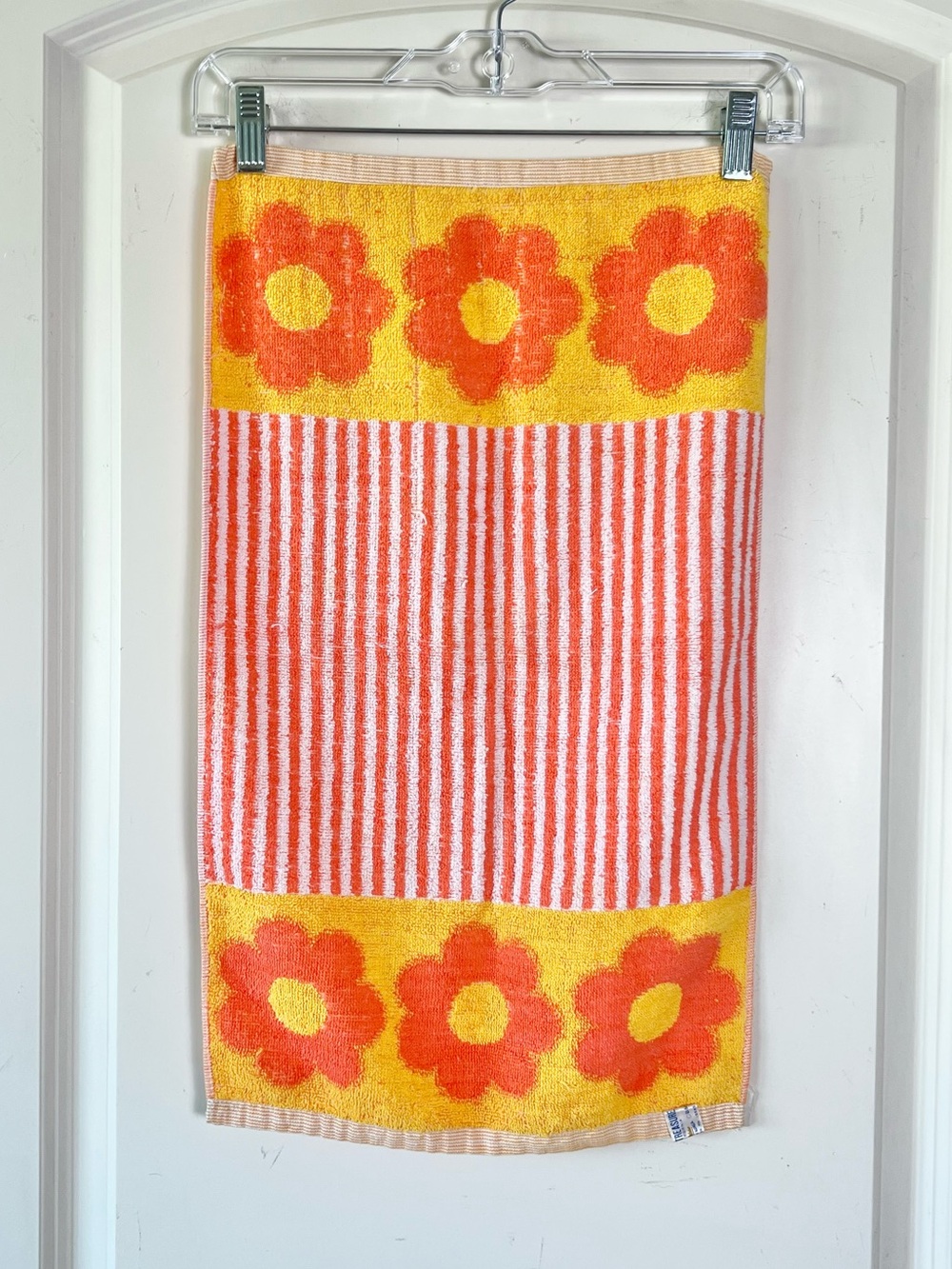 Vintage Terry Treasures California Towel 70s Flower Power Mod Daisy Retro - Picture 5 of 6